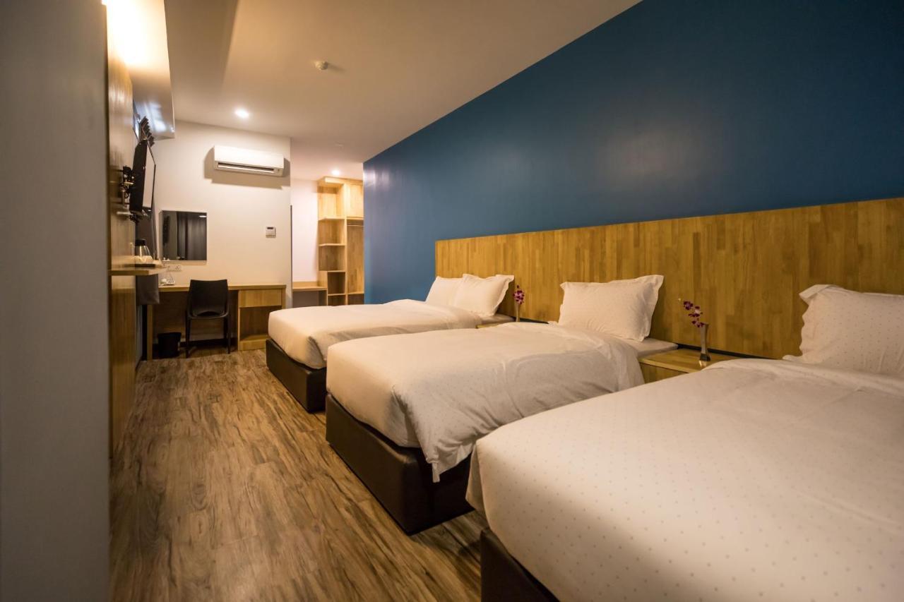 3-Plus Hotel Kota Kinabalu Room photo
